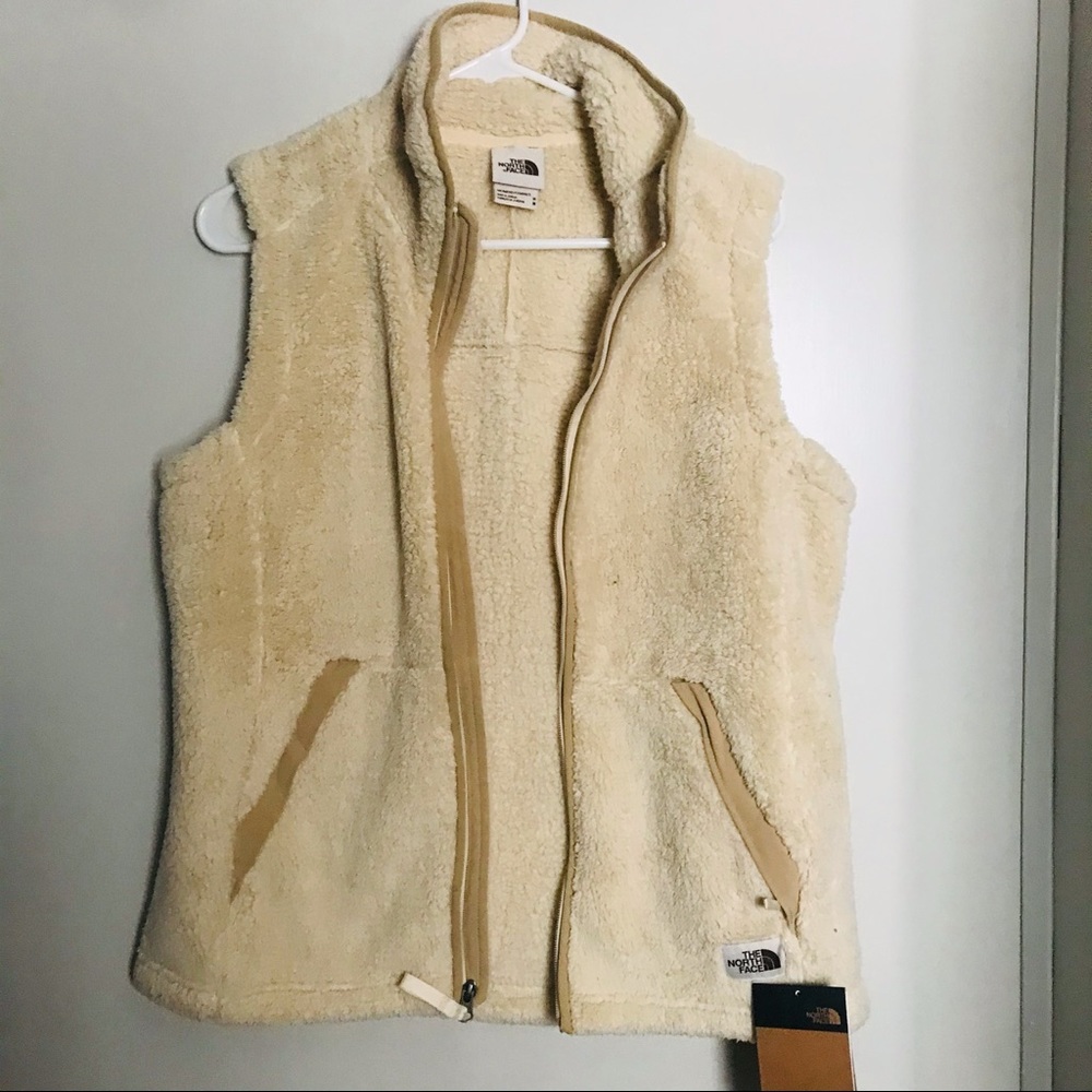 NWT North Face Vest woman’s size m